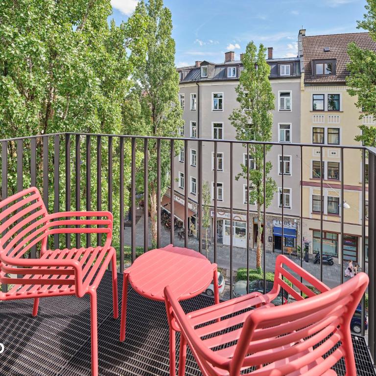 Lindgold Apartments - Studio Apartment with Balcony - 9