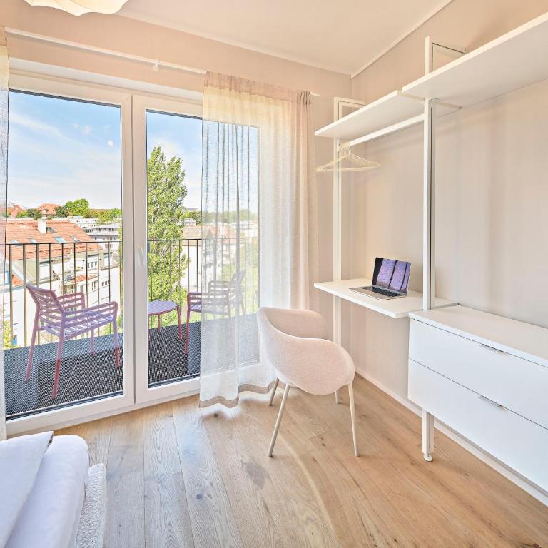 Lindgold Apartments - Suite Apartment with Balcony - 12