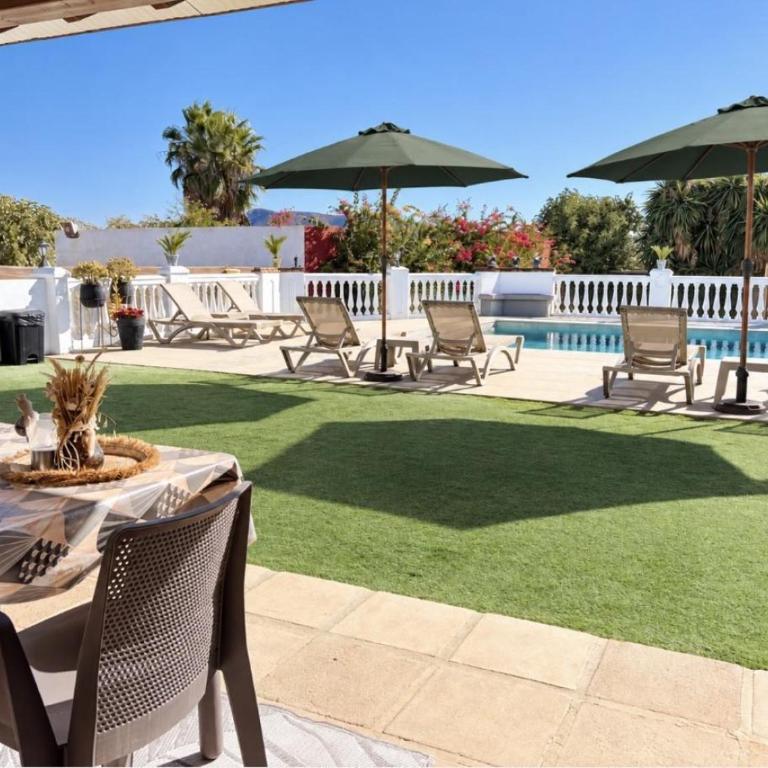 La casa de familia - Estudio con vistas a la piscina - 8