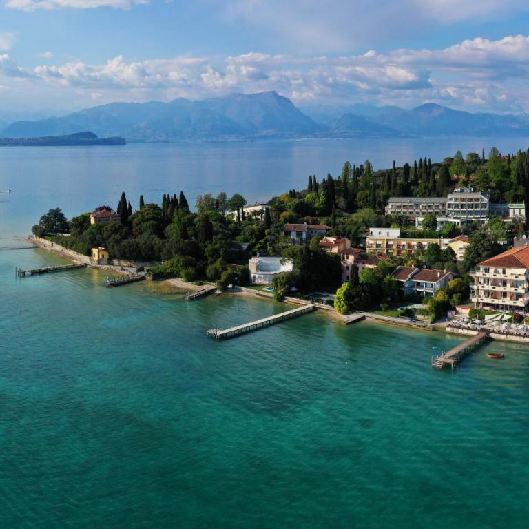 Hotel Continental Wellness & Spa - Suite Familiare con Vista Lago Parziale e Accesso Spa - 4