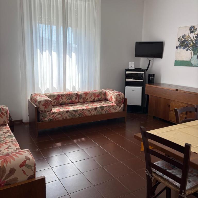 Maestoso Appartamenti sul Lungomare - One-Bedroom Apartment with Sea View - 7