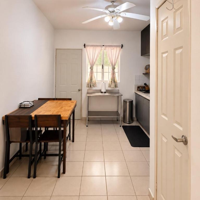 Apartamento con Patio Privado y Asador - Apartamento de 1 dormitorio - 33