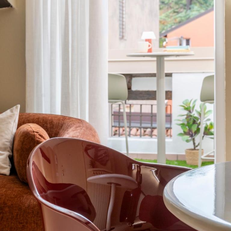 Just Urban Stays - Elegant 2-BR Penthouse with Balcony in City Center - Two-Bedroom Apartment - 38