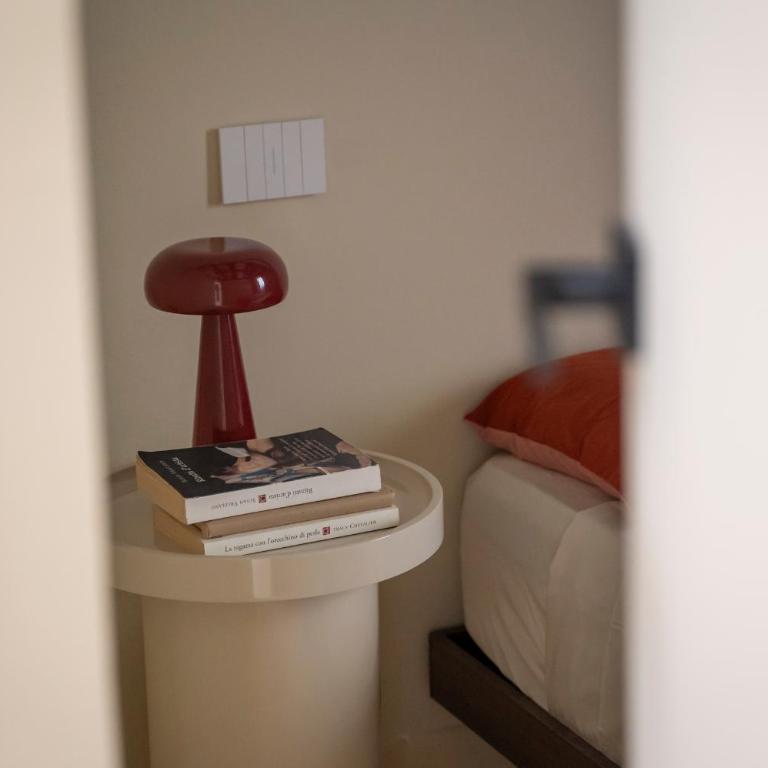 Just Urban Stays - Elegant 2-BR Penthouse with Balcony in City Center - Two-Bedroom Apartment - 24