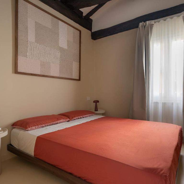 Just Urban Stays - Elegant 2-BR Penthouse with Balcony in City Center - Two-Bedroom Apartment - 3