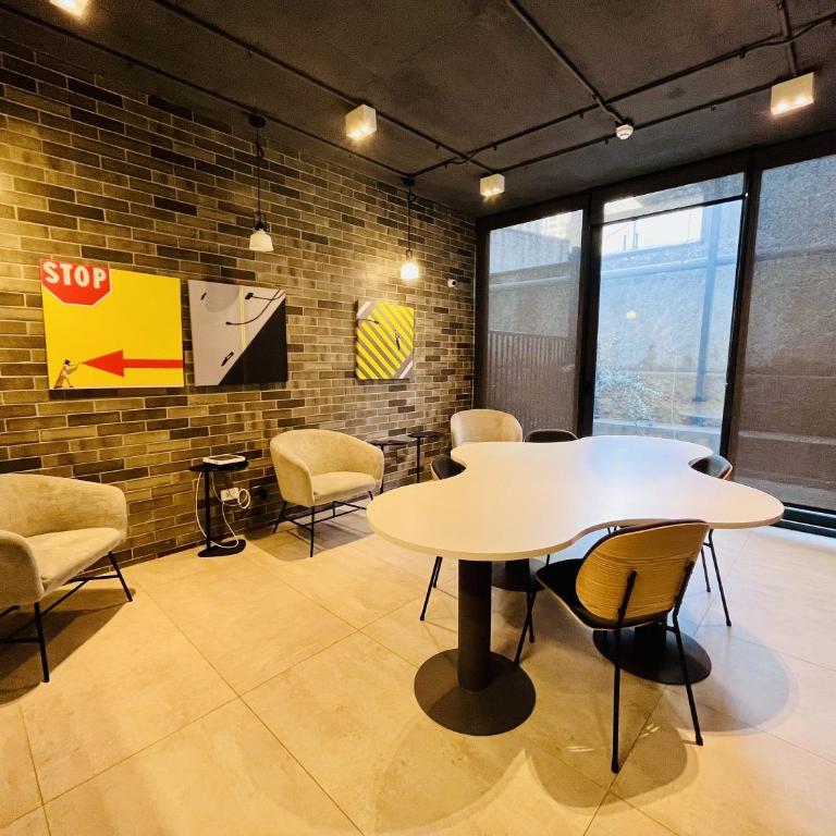 Modern Morande Studio - Cowork, Laundry & Pool - Apartment - 3