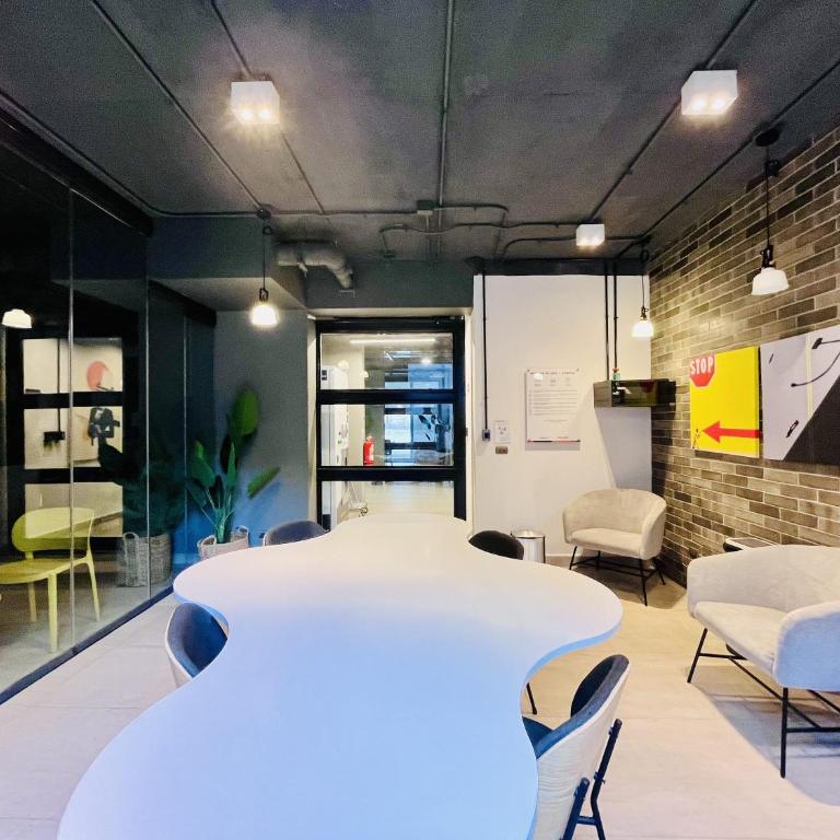 Modern Morande Studio - Cowork, Laundry & Pool - Apartment - 18