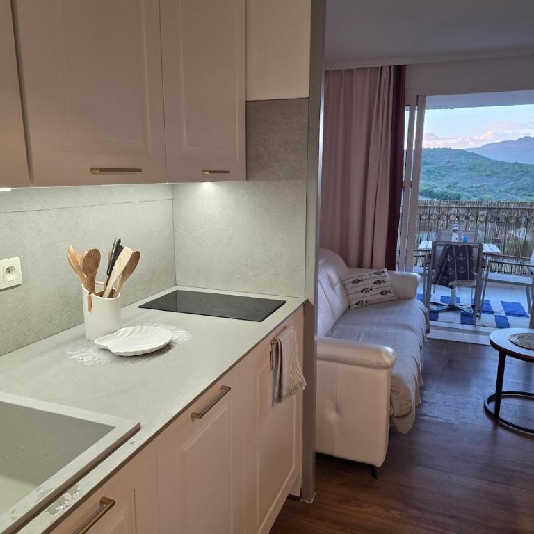 Studio Athena Panoramic View of Land et Sea - One-Bedroom Apartment - 9