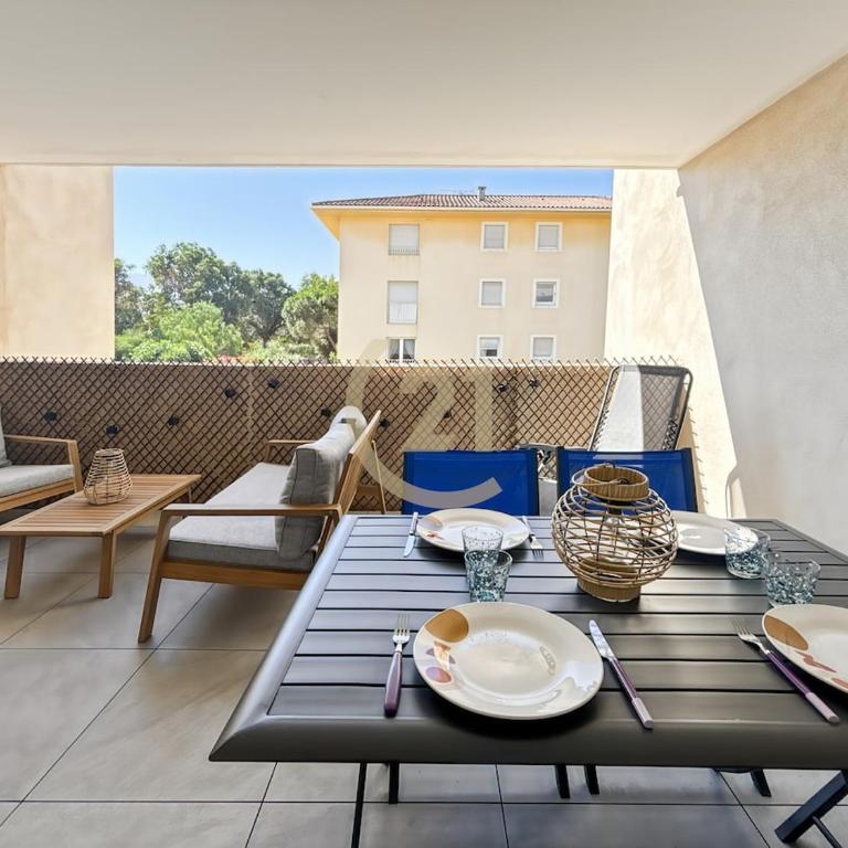 Élégant T2 Terrasse & Parking Centre Calvi - Appartement 1 Chambre - 11