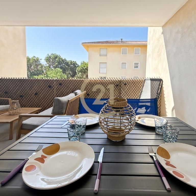 Élégant T2 Terrasse & Parking Centre Calvi - Appartement 1 Chambre - 12