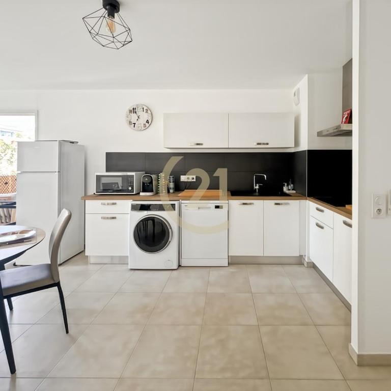 Élégant T2 Terrasse & Parking Centre Calvi - Appartement 1 Chambre - 13