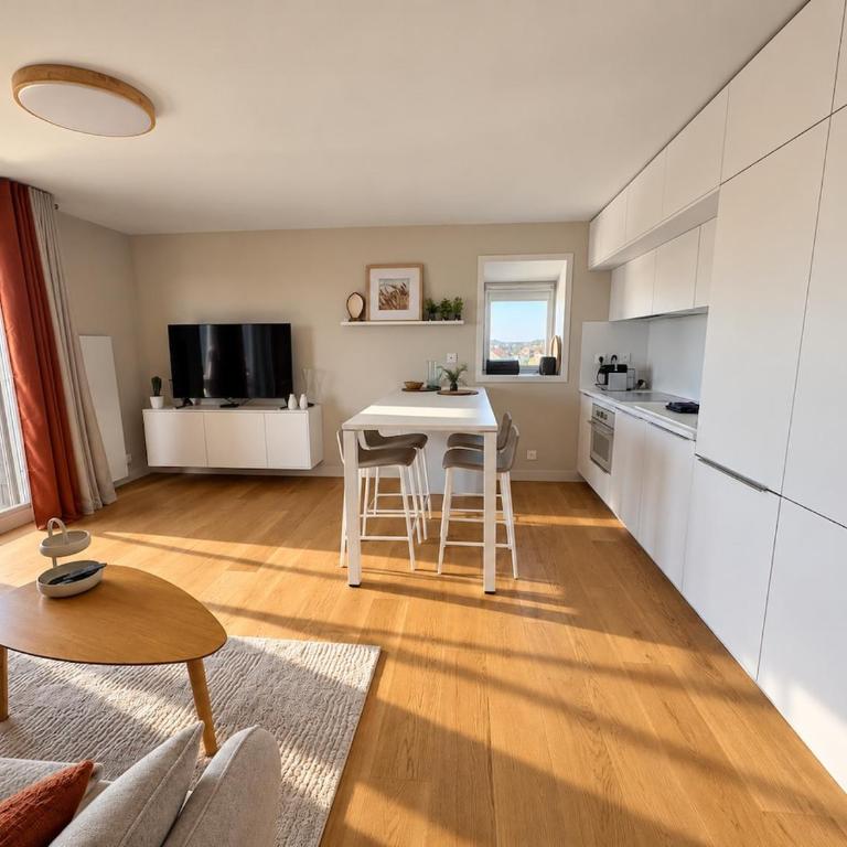 ABACA - Escapade lumineuse avec aperçu mer et parking privé - Apartment mit 2 Schlafzimmern, einem Balkon und Meerblick - 11