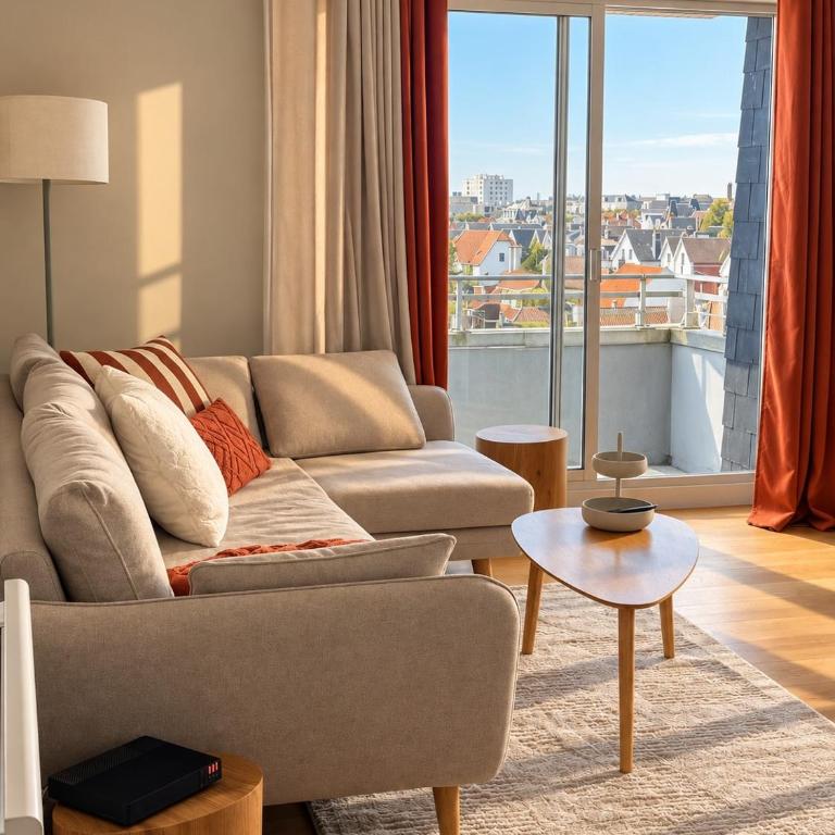 ABACA - Escapade lumineuse avec aperçu mer et parking privé - Apartment mit 2 Schlafzimmern, einem Balkon und Meerblick - 8