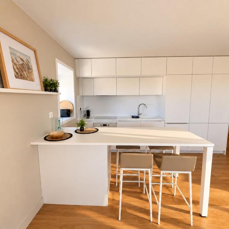 ABACA - Escapade lumineuse avec aperçu mer et parking privé - Apartment mit 2 Schlafzimmern, einem Balkon und Meerblick - 28