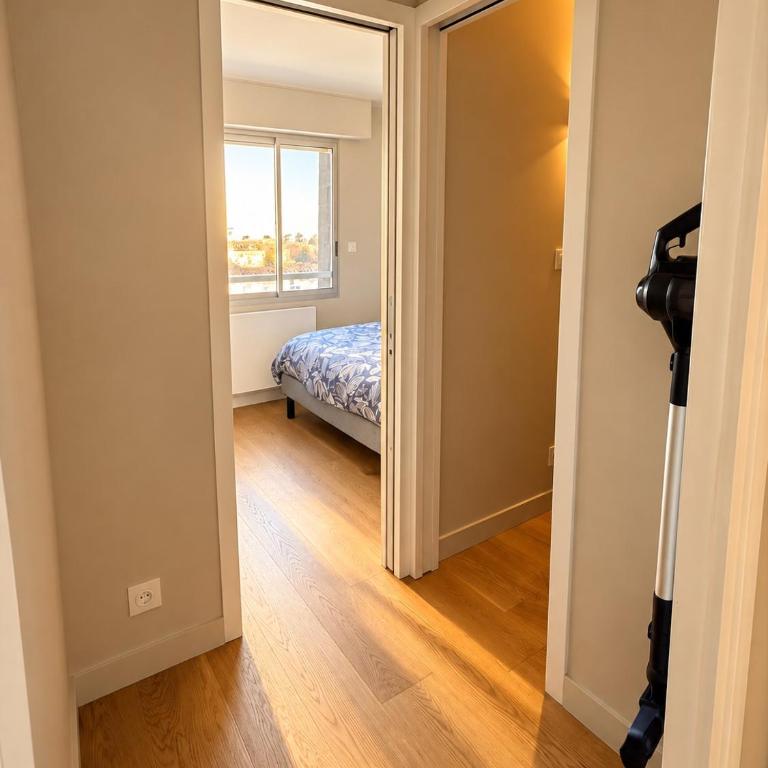 ABACA - Escapade lumineuse avec aperçu mer et parking privé - Apartment mit 2 Schlafzimmern, einem Balkon und Meerblick - 32