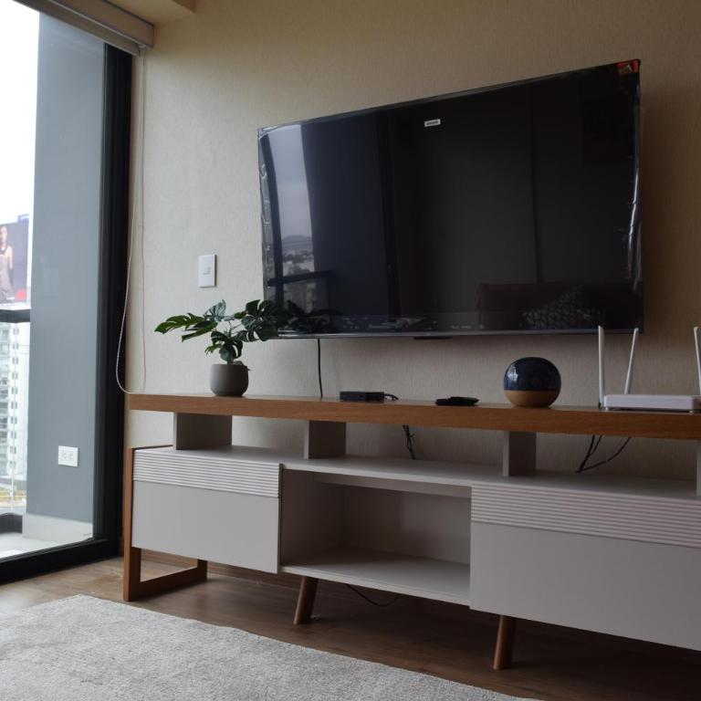 HERMOSO DEPARTAMENTO EN CHACARILLAs SURCO - Apartamento de 2 dormitorios con balcón - 2