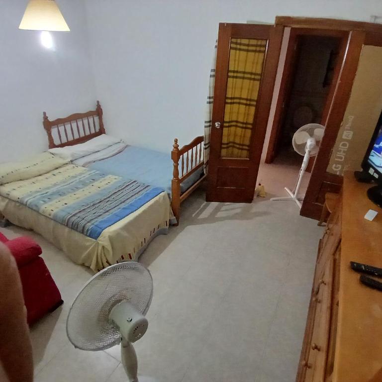 Habitacion Privada 2 Personas Toledo - Habitación Doble con baño compartido - 2 camas - 1