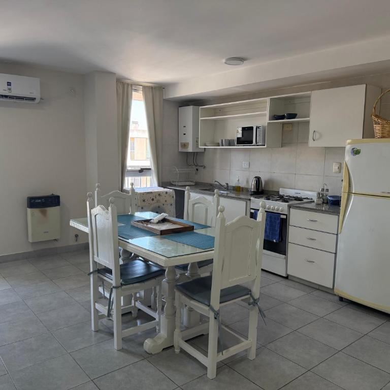 Departamento completo cerca del Estadio Único SDE - Two-Bedroom Apartment - 5