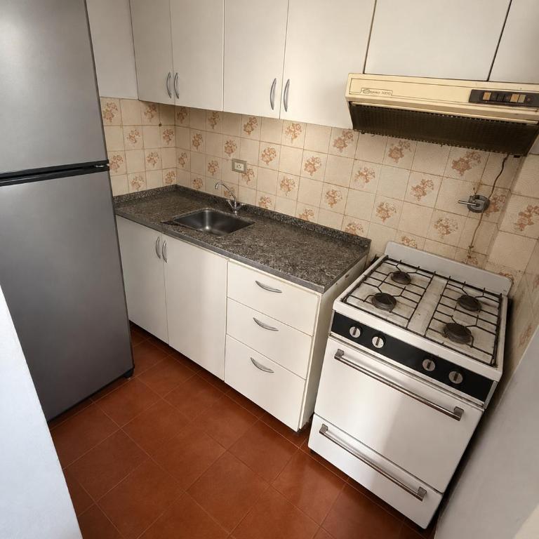 Departamento al lado de la Basílica de Luján - Apartamento de 1 dormitorio - 1