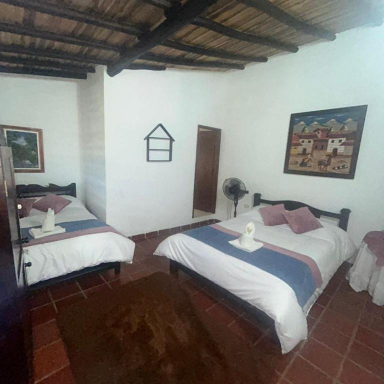 Hotel Campestre la Loma curiti - Habitación Cuádruple Clásica - 1