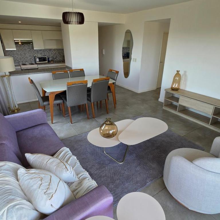 Departamento Céntrico Super Completo con Cochera y Parrilla - Two-Bedroom Apartment - 7