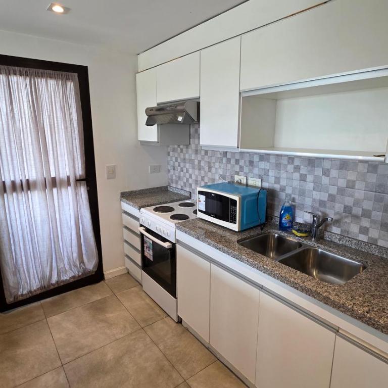 Departamento Céntrico Super Completo con Cochera y Parrilla - Two-Bedroom Apartment - 39