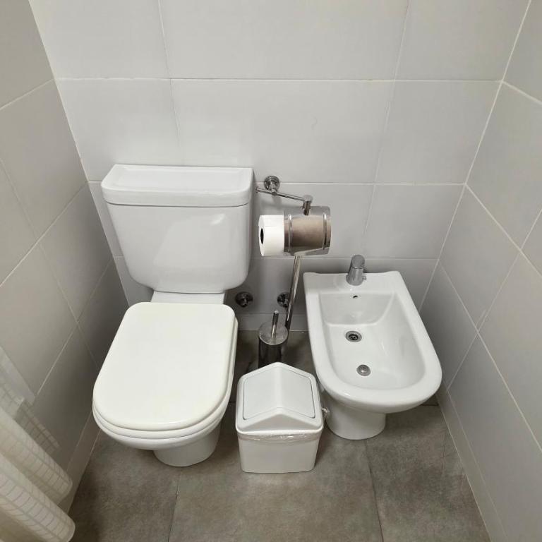 Departamento Céntrico Super Completo con Cochera y Parrilla - Two-Bedroom Apartment - 45