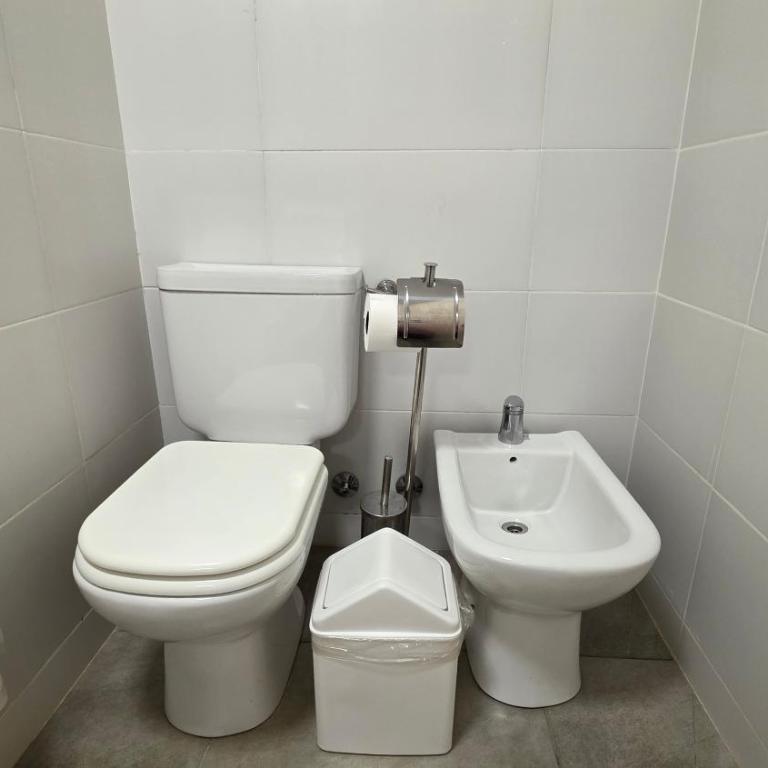 Departamento Céntrico Super Completo con Cochera y Parrilla - Two-Bedroom Apartment - 63