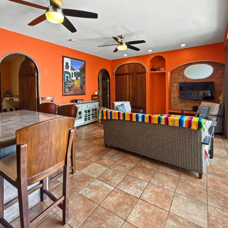 Ivan's Bella Vista Top-Floor 2BR, Ocean Views, Heated Pool, Walk to Malecón - Apartment - 7