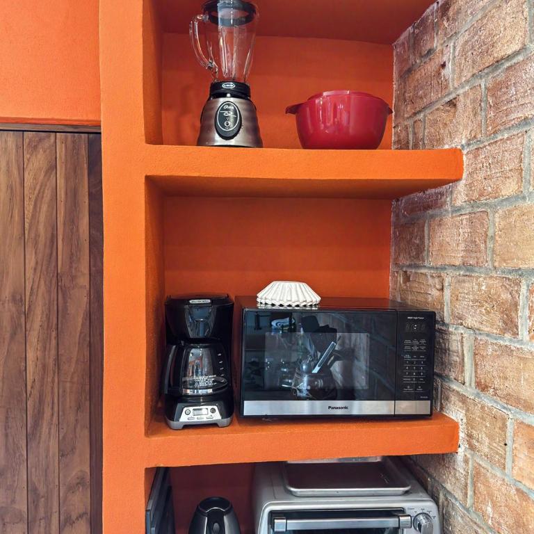 Ivan's Bella Vista Top-Floor 2BR, Ocean Views, Heated Pool, Walk to Malecón - Apartment - 13