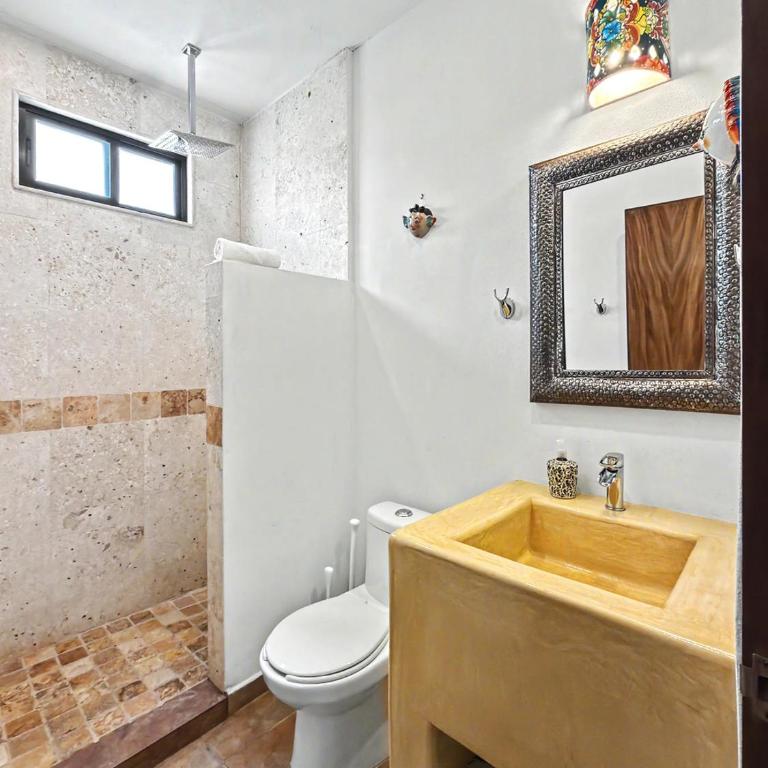 Ivan's Bella Vista Top-Floor 2BR, Ocean Views, Heated Pool, Walk to Malecón - Apartment - 22