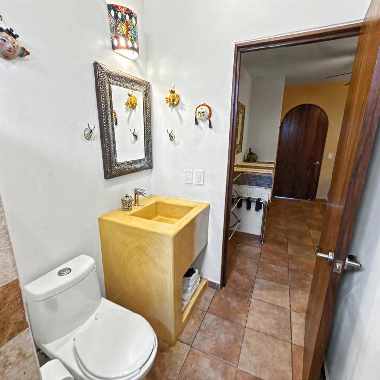 Ivan's Bella Vista Top-Floor 2BR, Ocean Views, Heated Pool, Walk to Malecón - Apartment - 24