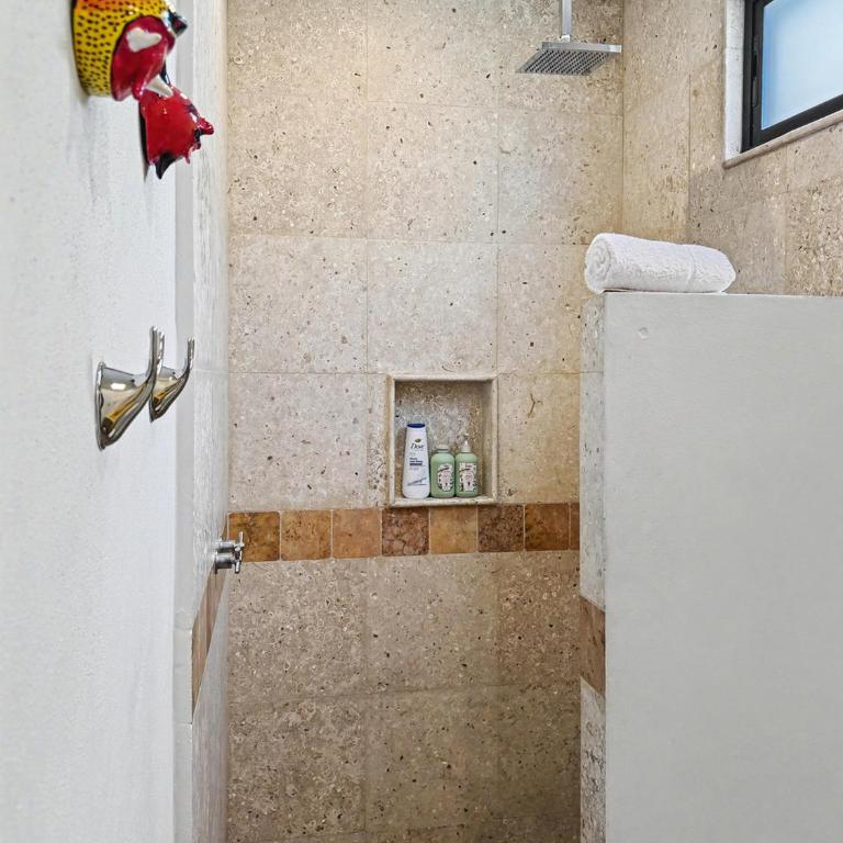 Ivan's Bella Vista Top-Floor 2BR, Ocean Views, Heated Pool, Walk to Malecón - Apartment - 28