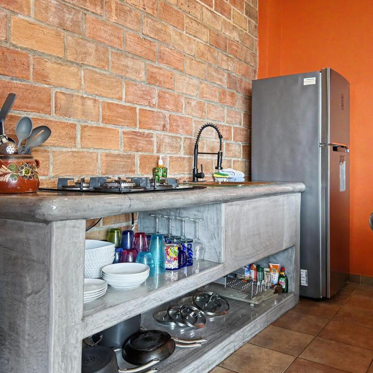 Villa Amistad Entire 6BR Ocean-View Villa, Private Heated Pool, Walk to Town - Villa - 19