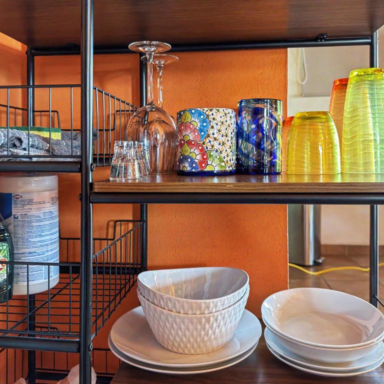 Jonathan's Lugar Cozy Studio, Artisan Tiles, Heated Pool, Walk to Malecón - Apartment - 14