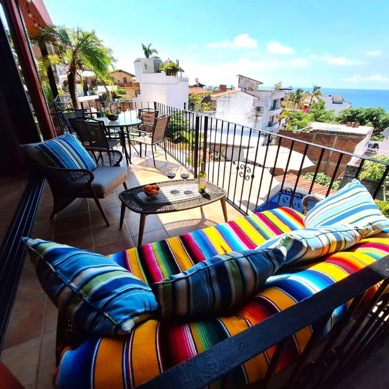 The Penthouse Top-Floor Ocean-View 3BR, Two Terraces, Heated Pool, Walkable - Apartment - 15