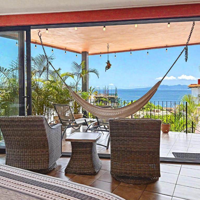 The Penthouse Top-Floor Ocean-View 3BR, Two Terraces, Heated Pool, Walkable - Apartment - 26