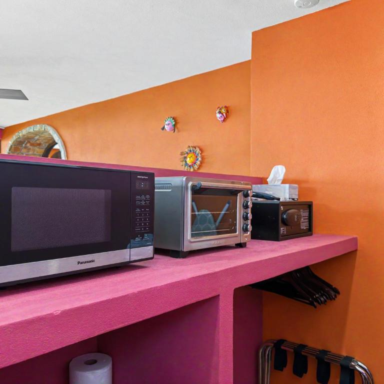 The Penthouse Top-Floor Ocean-View 3BR, Two Terraces, Heated Pool, Walkable - Apartment - 29
