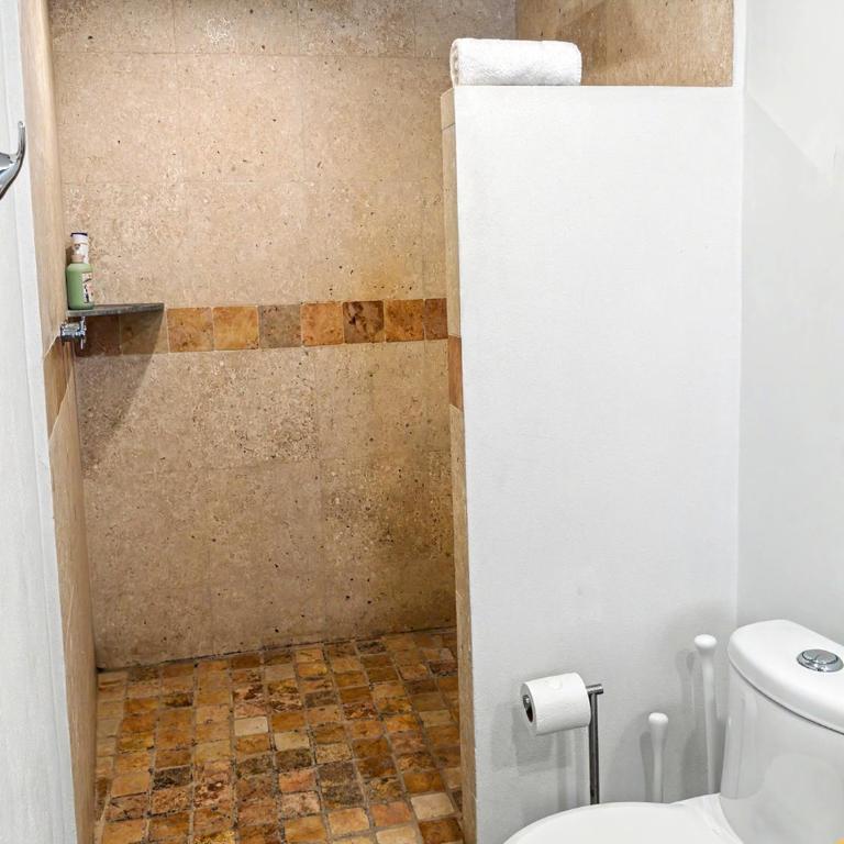 Las Brisas Main-Level 3BR, Private Terrace, Heated Pool, Walk to Malecón - Apartamento - 29