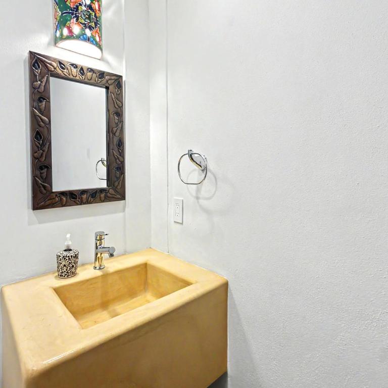 Las Brisas Main-Level 3BR, Private Terrace, Heated Pool, Walk to Malecón - Apartamento - 38