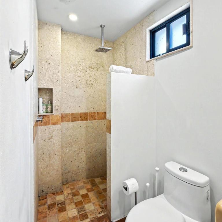 Las Brisas Main-Level 3BR, Private Terrace, Heated Pool, Walk to Malecón - Apartamento - 39