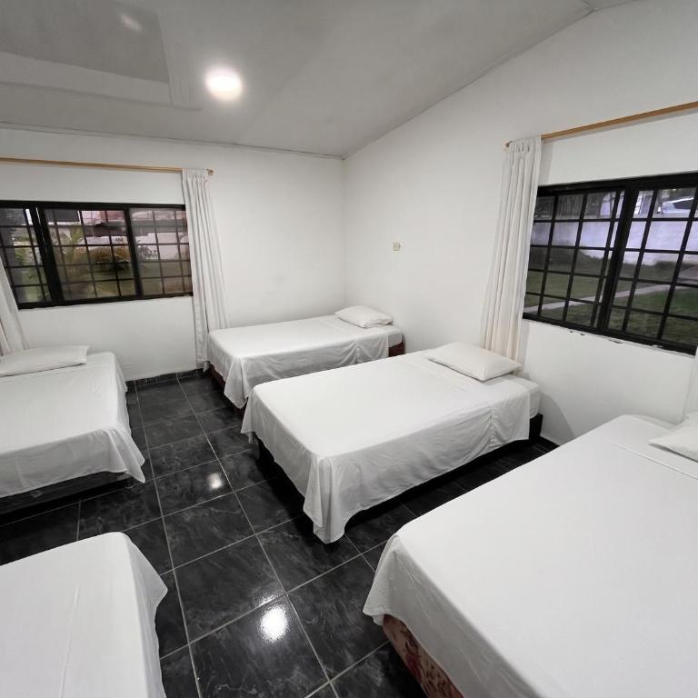Villa Vanessa - Habitación Familiar con ducha - 1