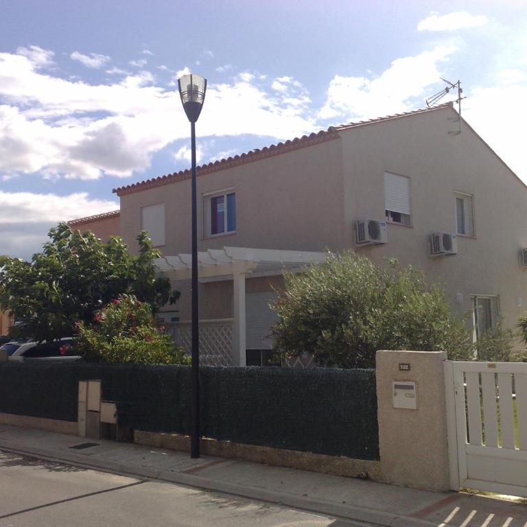 La maison de Virginie 6 a 12 personnes -300 m de la plage- vélos a disposition - Villa avec Piscine Privée - 53
