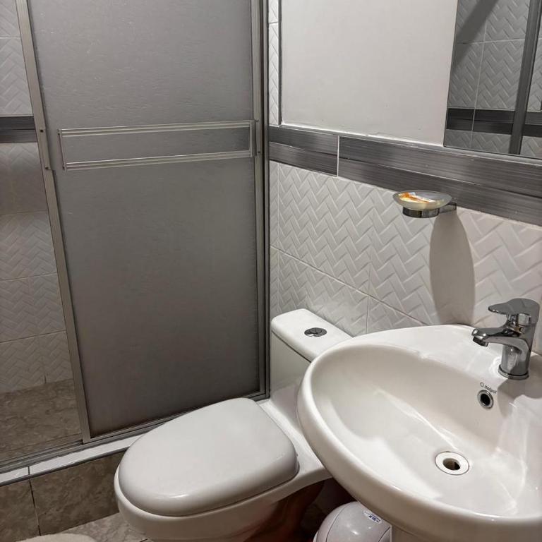 Hotel "Nuevo Chimbote" - Habitación Individual con baño privado - 9