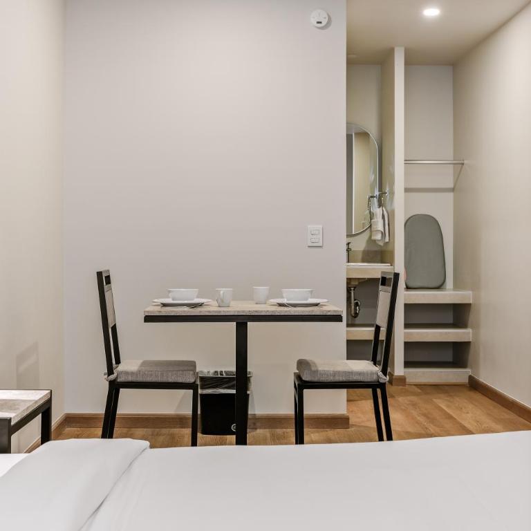 Wenceslao By Homirent - Suite con cama grande y balcón - 16