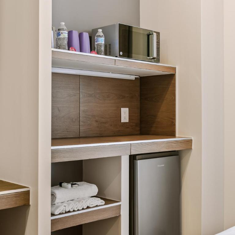 Wenceslao By Homirent - Suite con cama grande y balcón - 2