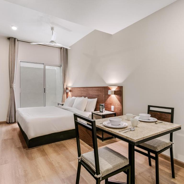 Wenceslao By Homirent - Suite con cama grande y balcón - 6