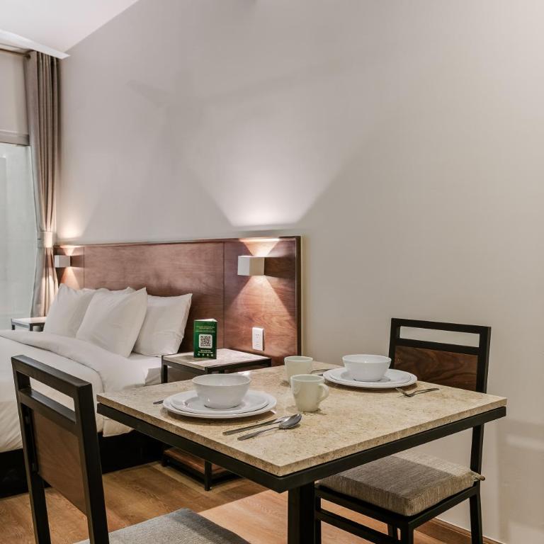 Wenceslao By Homirent - Suite con cama grande y balcón - 7