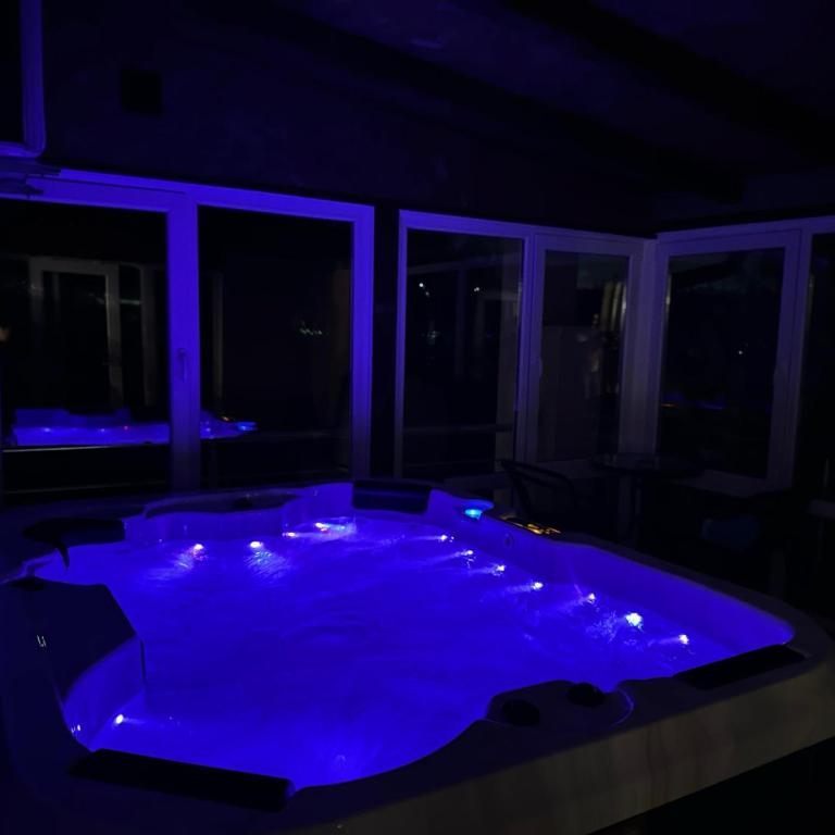 Villa Green Oasis Jakuzzi&Swimming Pool - Superior Vila - 11