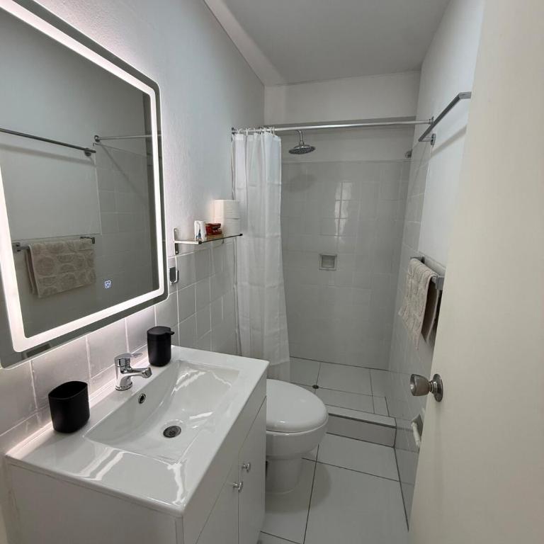 Depa entero 02 habitaciones excelente ubicación - Apartamento de 2 dormitorios - 2